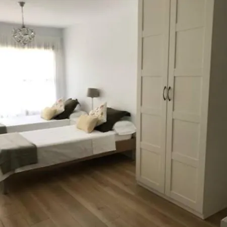 Carmen Aptos Tosca Apartment *